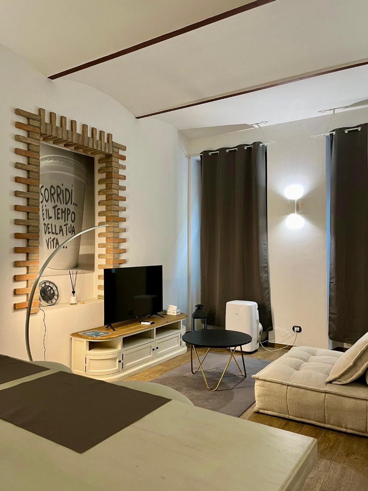 Apartamento Residenza Corrado By Almanova Residenze Mantua Exterior foto